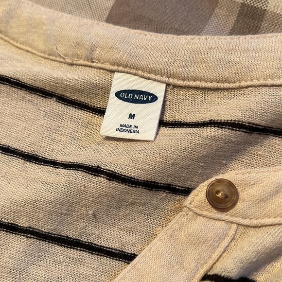 Old Navy - Picture 2 of 2